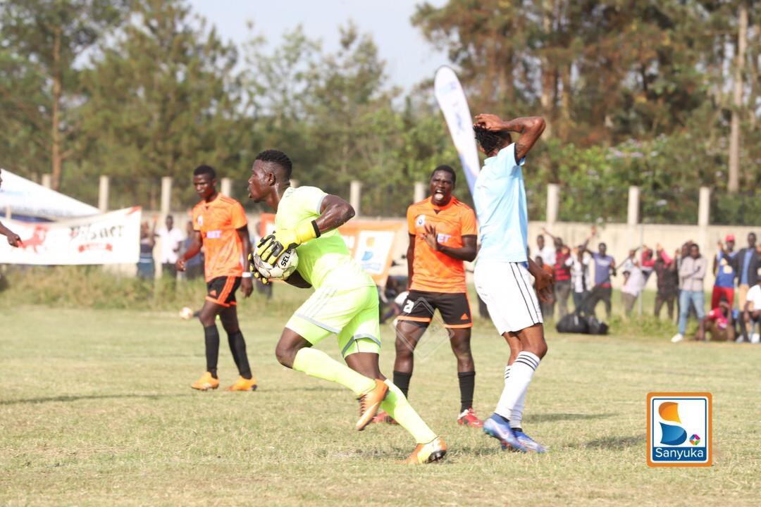 You are currently viewing Bottom side Tooro stuns leaders Vipers
